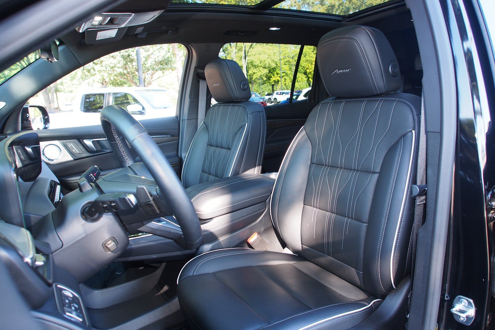 Used 2026 Buick Enclave Avenir w/ Super Cruise Package AWD/4WD image 21
