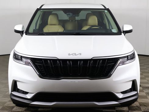 Used 2024 Kia Carnival LX image 12