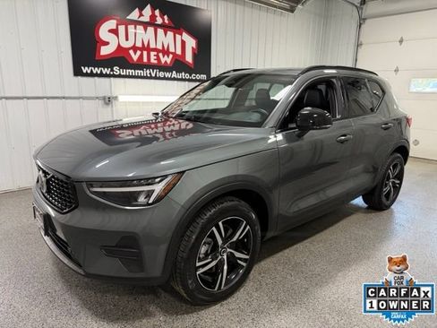 Used 2026 Volvo XC40 B5 Core AWD/4WD image 1