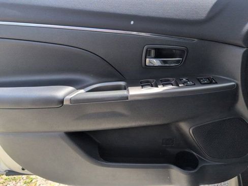 Used 2025 Mitsubishi Outlander Sport SE AWD/4WD image 11