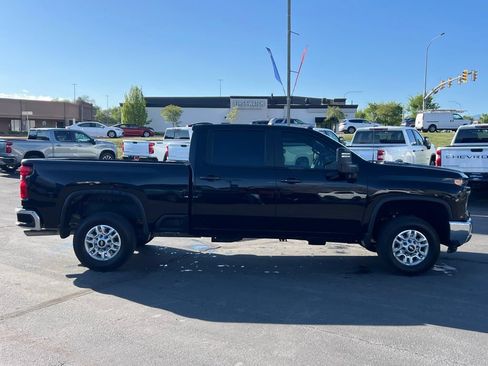Used 2024 Chevrolet Silverado 2500 LT w/ Safety Package AWD/4WD image 7