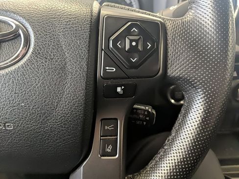 Used 2019 Toyota Tacoma TRD Sport image 16