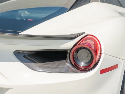 Used 2018 Ferrari 488 GTB RWD image 46