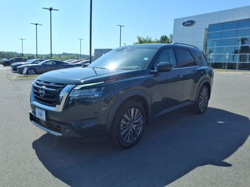 Used 2023 Nissan Pathfinder SL w/ SL Premium Package AWD/4WD image 7