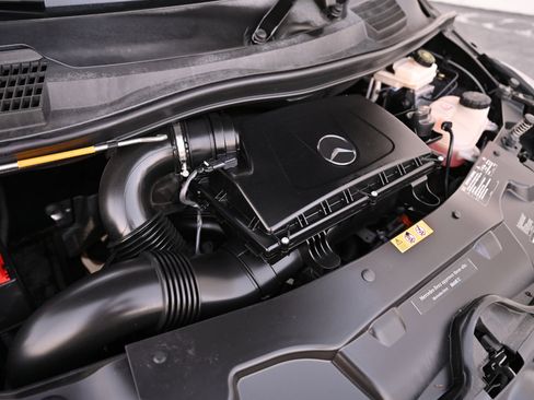 Used 2018 Mercedes-Benz Metris Passenger image 31