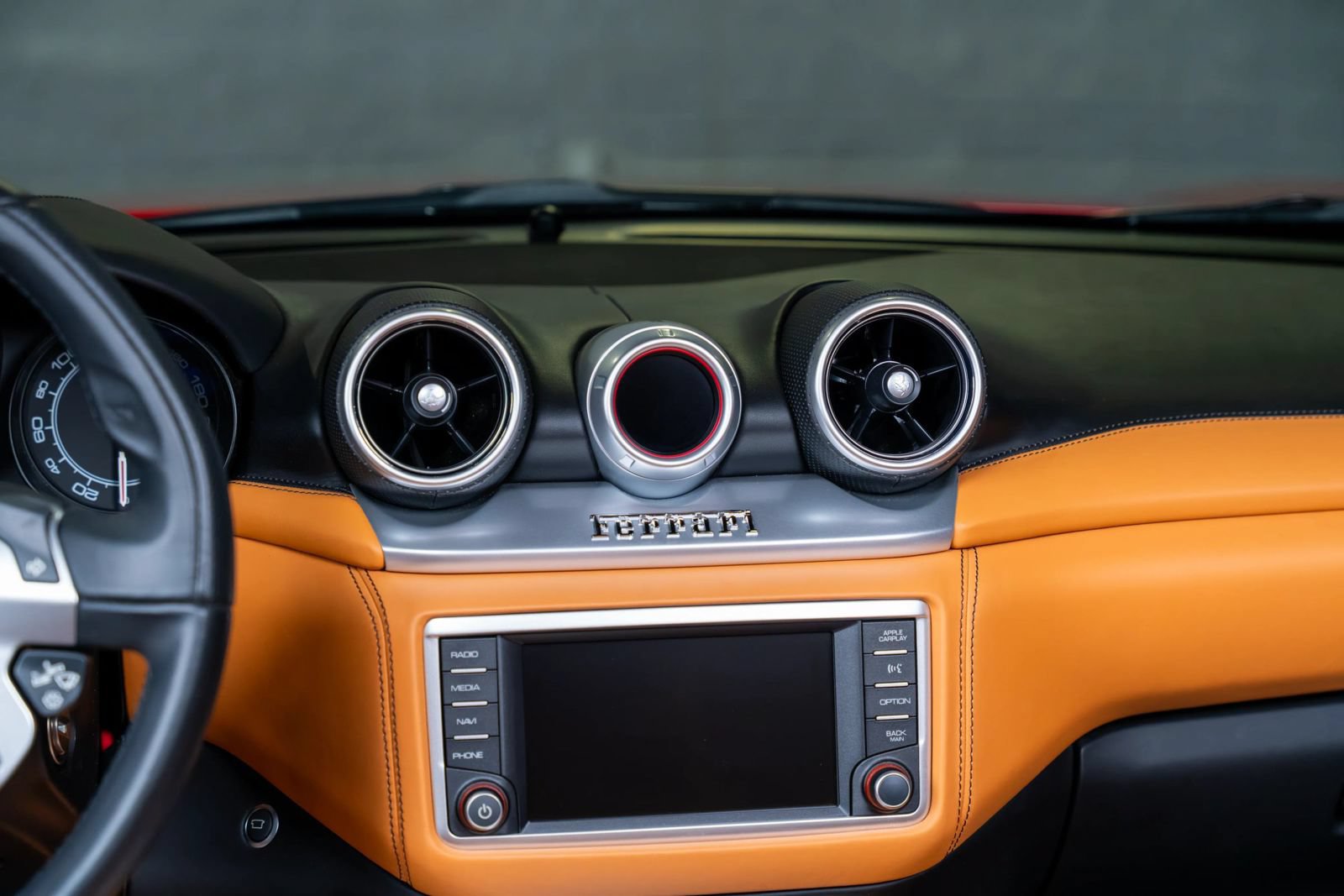 Used 2015 Ferrari California T RWD image 84