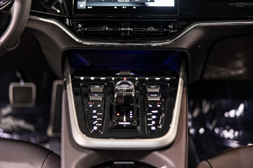 New 2026 Aston Martin DBX 707 AWD/4WD image 38