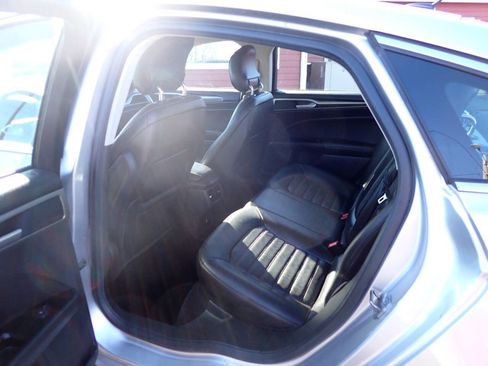 Used 2013 Ford Fusion SE image 8