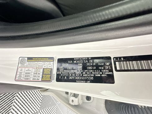 Used 2025 Kia K4 LXS image 12