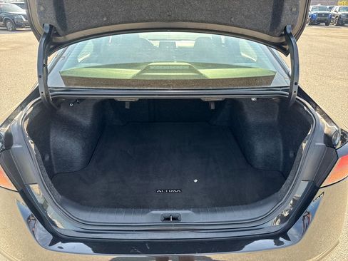 Used 2025 Nissan Altima 2.5 SV FWD image 6