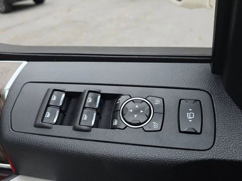 Used 2017 Ford F250 Lariat w/ Lariat Ultimate Package AWD/4WD image 27