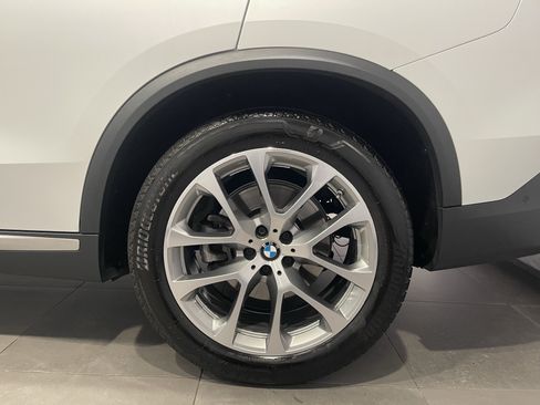 Certified 2025 BMW X5 xDrive40i w/ Parking Assistance Package AWD/4WD image 8
