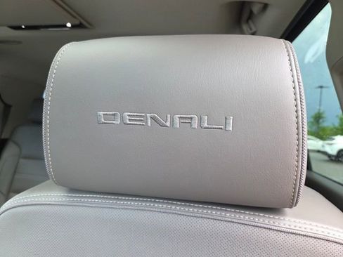 Used 2017 GMC Yukon Denali w/ Open Road Package AWD/4WD image 12