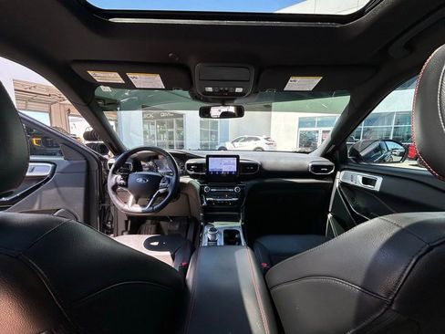 Used 2023 Ford Explorer ST-Line w/ Class IV Trailer Tow Package RWD image 9