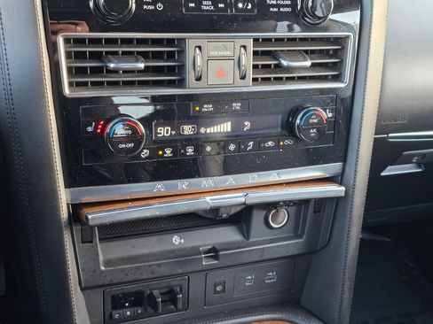 Used 2024 Nissan Armada SL image 25