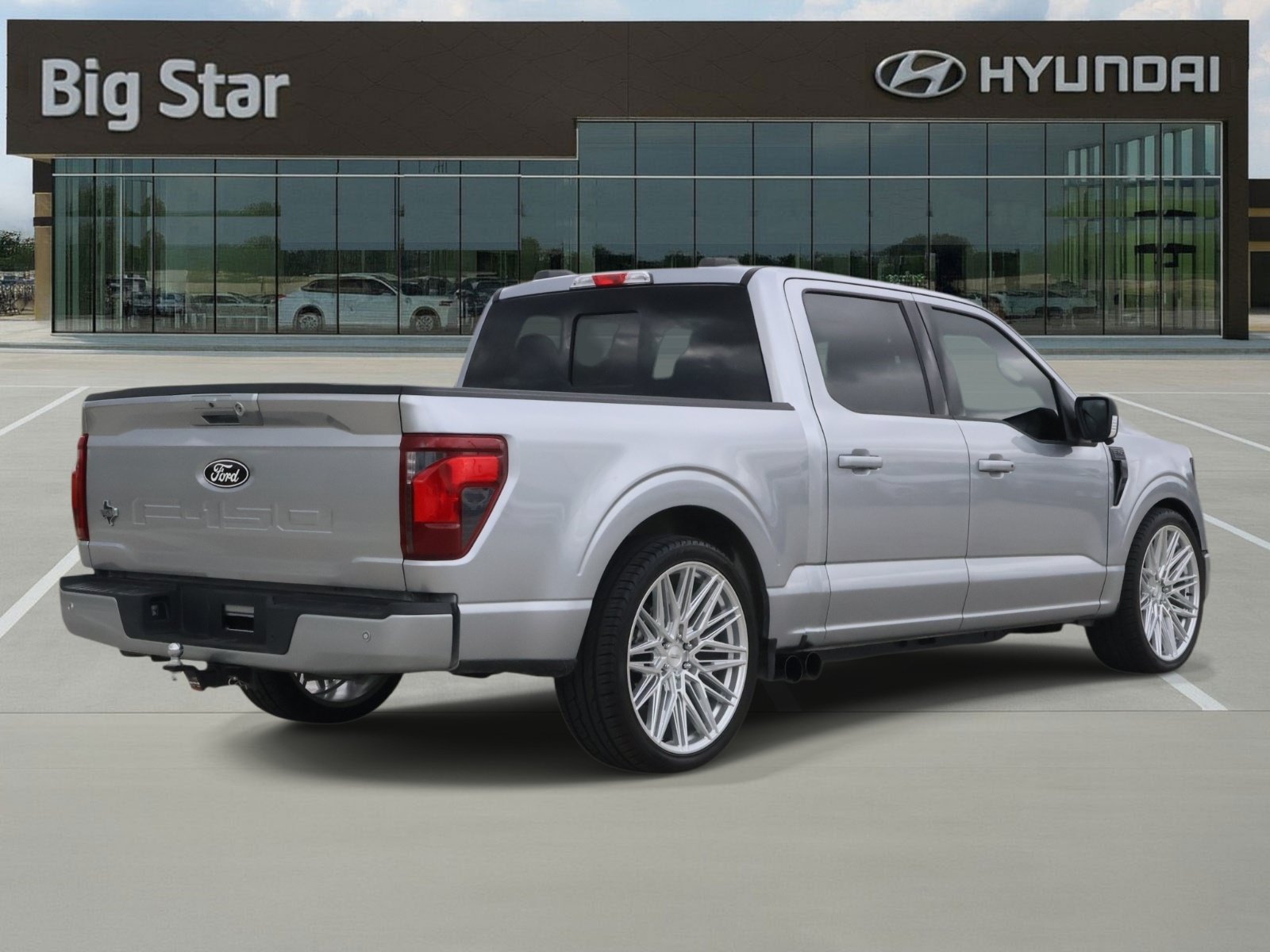 Used 2025 Ford F150 XLT w/ Equipment Group 302A MID RWD image 4