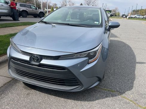 Used 2024 Toyota Corolla LE image 6