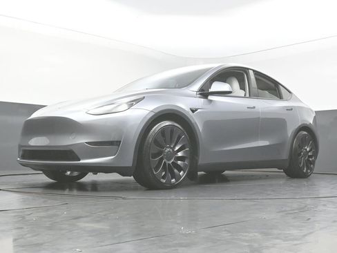 Used 2024 Tesla Model Y Performance AWD/4WD image 49