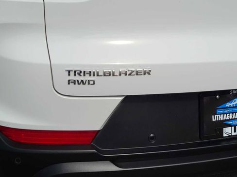 Used 2025 Chevrolet TrailBlazer LS w/ LS Convenience Package image 15