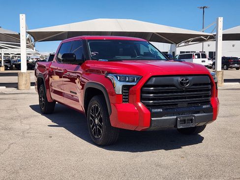 Used 2024 Toyota Tundra Limited AWD/4WD image 36