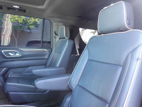 Used 2024 Chevrolet Suburban Premier AWD/4WD image 25
