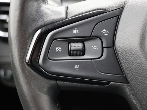 Used 2023 Chevrolet Bolt EUV LT w/ Comfort Package image 18