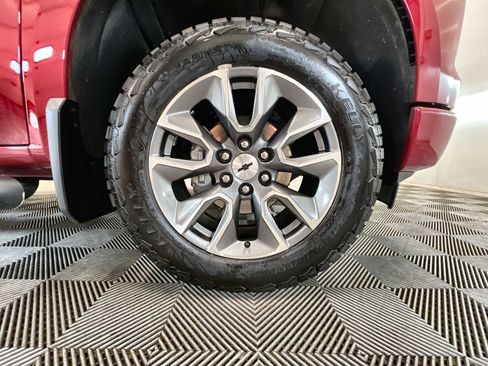 Used 2024 Chevrolet Silverado 1500 RST w/ Z71 Off-Road Package AWD/4WD image 18
