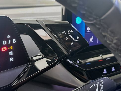 Used 2023 Volkswagen ID.4 Pro S image 25