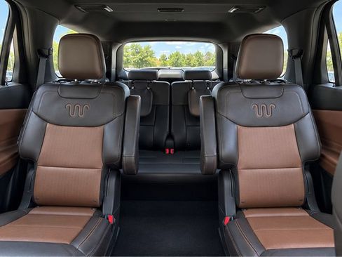 Used 2022 Ford Explorer King Ranch RWD image 12