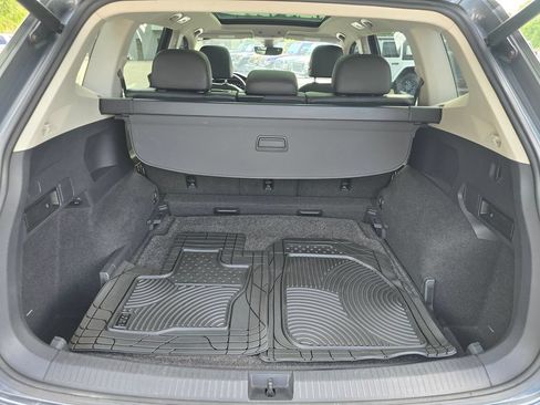 Used 2019 Volkswagen Tiguan SEL Premium AWD/4WD image 12