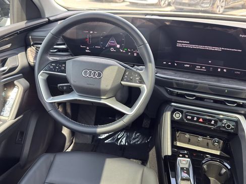 Used 2025 Audi Q5 Premium w/ Premium Plus AWD/4WD image 25