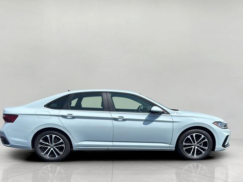 Used 2026 Volkswagen Jetta Sport FWD image 8