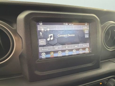 Used 2022 Jeep Gladiator Sport image 21