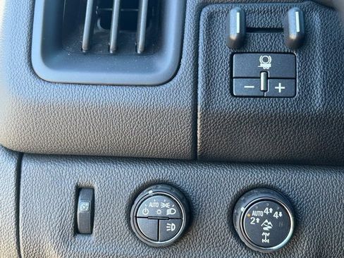 Used 2021 Chevrolet Colorado ZR2 w/ ZR2 Midnight Special Edition image 23