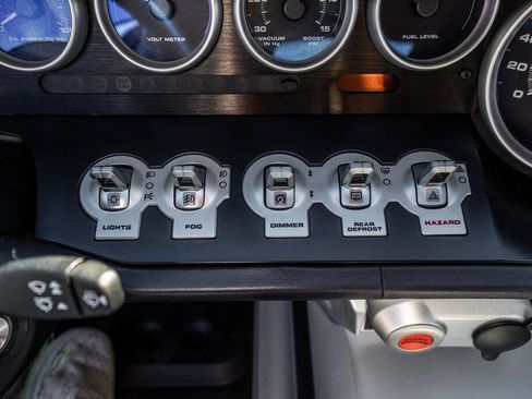 Used 2005 Ford GT image 91