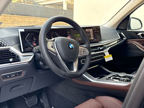 Used 2026 BMW X7 xDrive40i w/ Premium Package AWD/4WD image 12