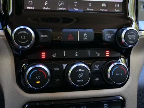 Used 2024 RAM 3500 Laramie image 12