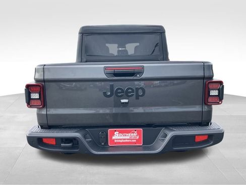 New 2025 Jeep Gladiator Sport image 4