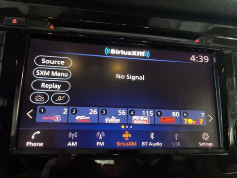 Used 2019 Nissan Rogue SL w/ Premium Package image 14