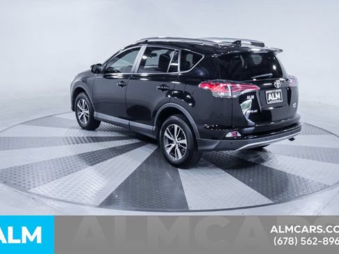 Used 2018 Toyota RAV4 XLE AWD/4WD image 7