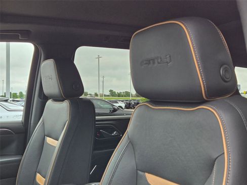 Used 2023 GMC Yukon XL AT4 w/ LPO, Floor Liner Package AWD/4WD image 11