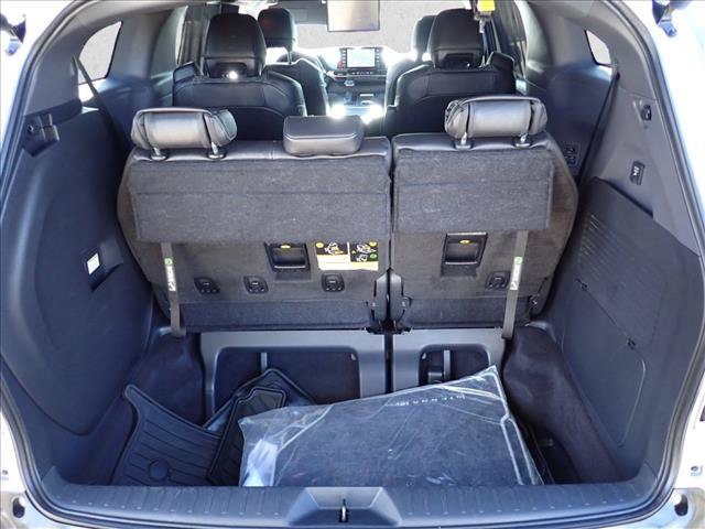Used 2023 Toyota Sienna XSE AWD/4WD image 8