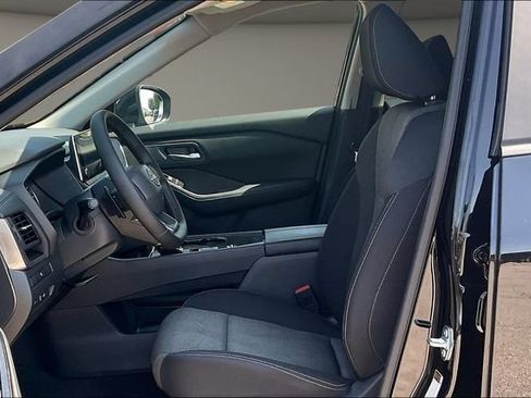 Certified 2026 Nissan Rogue SV FWD image 22