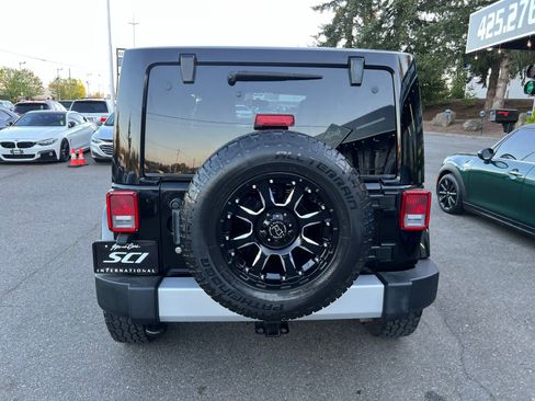 Used 2012 Jeep Wrangler Sahara w/ Connectivity Group AWD/4WD image 4