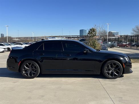 Used 2022 Chrysler 300 S image 3