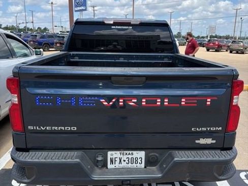 Used 2020 Chevrolet Silverado 1500 Custom w/ Custom Value Package RWD image 8