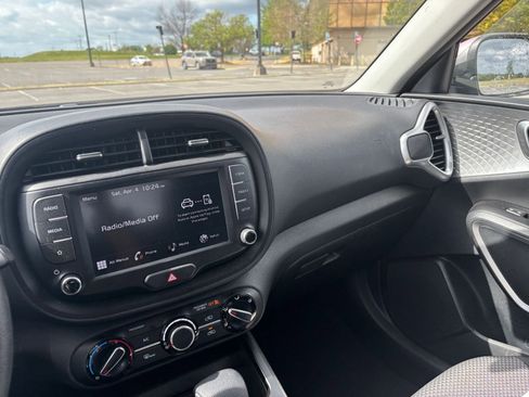 Used 2025 Kia Soul LX w/ LX Technology Package image 33