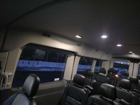 Used 2023 Ford Transit 350 XLT image 11