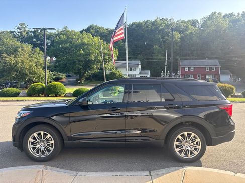 New 2026 Ford Explorer Active w/ Active Comfort Package AWD/4WD image 6