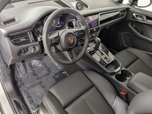 New 2026 Porsche Macan Turbo AWD/4WD image 4